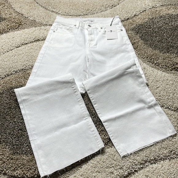 7FAMK CROPPED ALEXA WITH CUT OFF HEM IN WHITE RUNWAY - Picture 2 of 9
